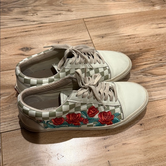 Vans - Picture 2 of 3